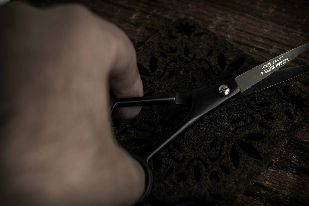 Why Micro-Serrated Blade Scissors Are the Secret Weapon Every Beard Groomer Needs