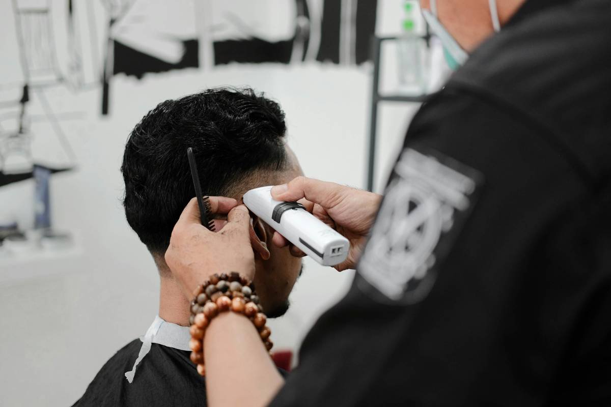 Why Your Beard Looks Uneven (and How a Blade Alignment Check Fixes It Instantly)